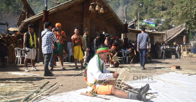 Handicraft art highlighted in chicken coop-making competition at ...