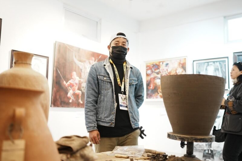 Emerging artist Asho Tep showcases pottery works at Hornbill Festival ...
